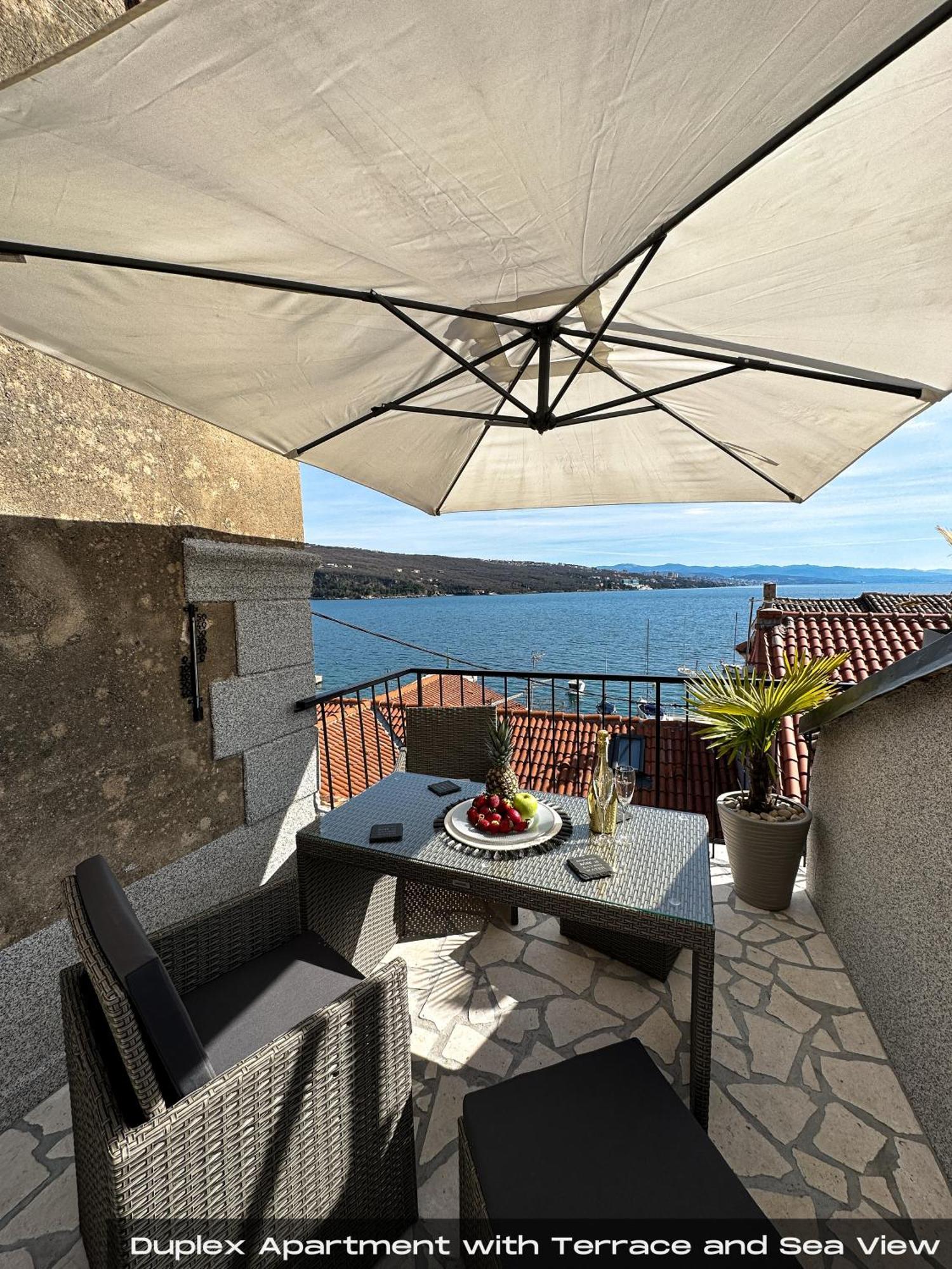 Villa Volos With Roof Terrace, Sea View, Free Private Parking Opatija Exterior foto