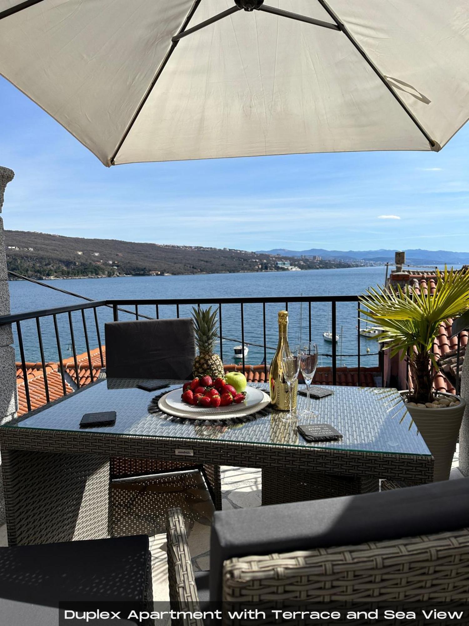 Villa Volos With Roof Terrace, Sea View, Free Private Parking Opatija Exterior foto
